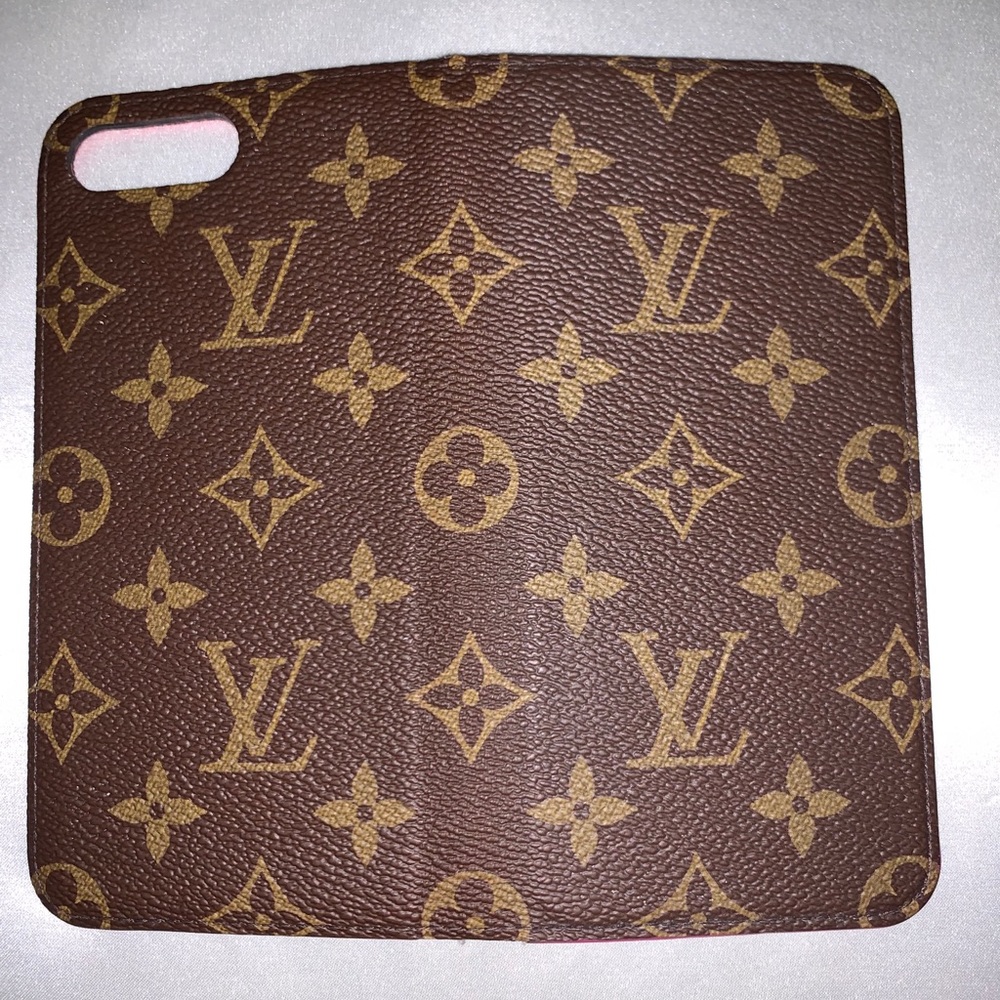 Louis Vuitton
Brown Iphone Plus Phone Case